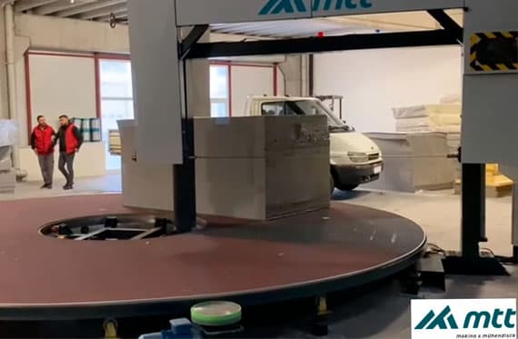 MTT MAKİNA DAİRESEL SÜNGER KESİM MAKİNASİ